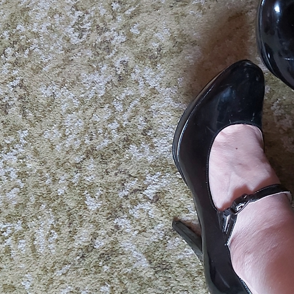 Shoes - Picture 3 of 6